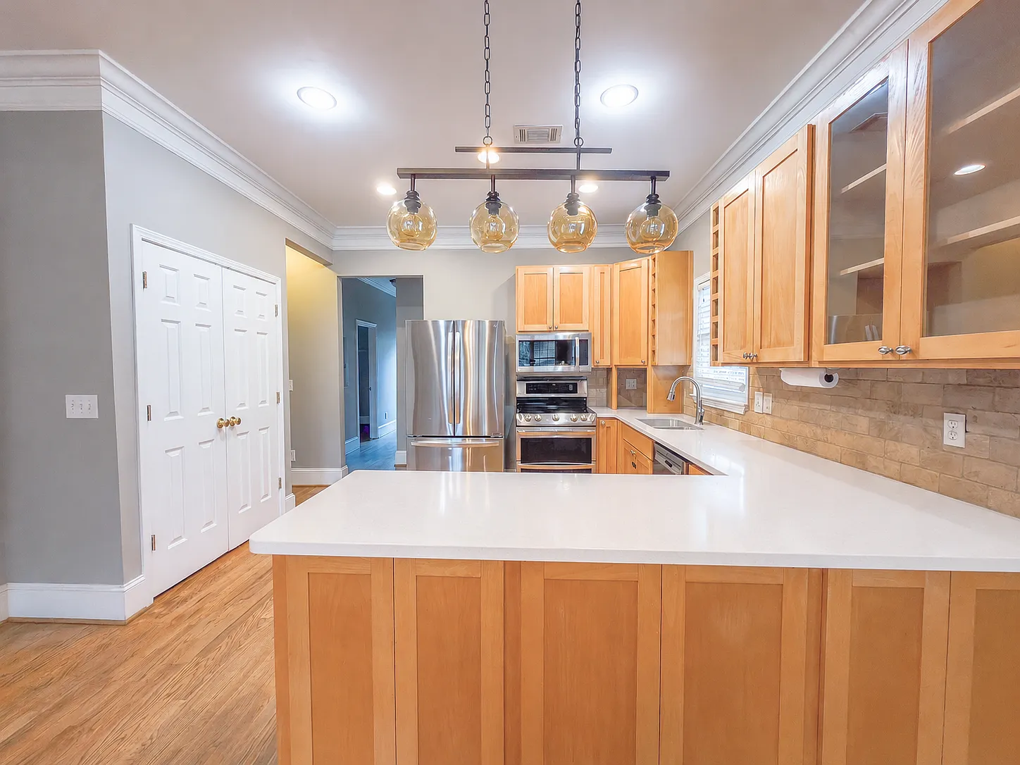 1045 Boulevard Dr SE — Photo 3