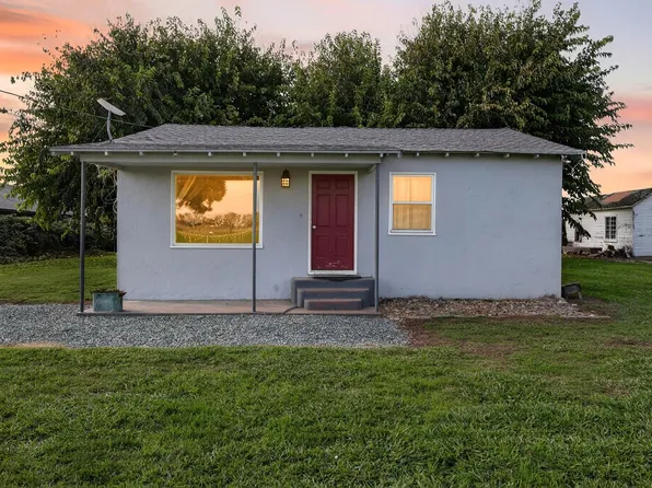 28015 N Blossom Rd, Walnut Grove, CA 95690