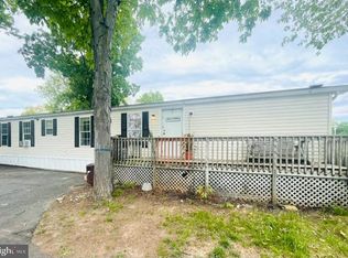 401 Oak Dr, Green Lane, PA