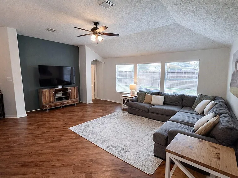 21510 Forest Colony Dr — Photo 4