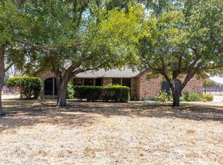 209 Southview Dr, Hudson Oaks, TX 76087
