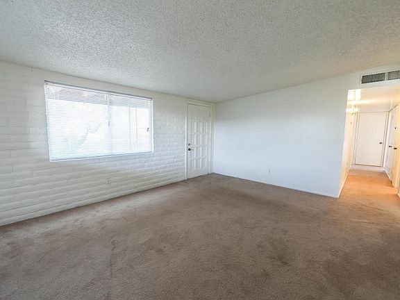 4th image of 4918 N Sunrise Ave