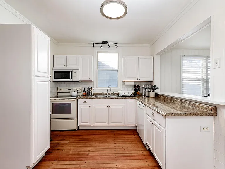 1304 Dammert Ave — Photo 11