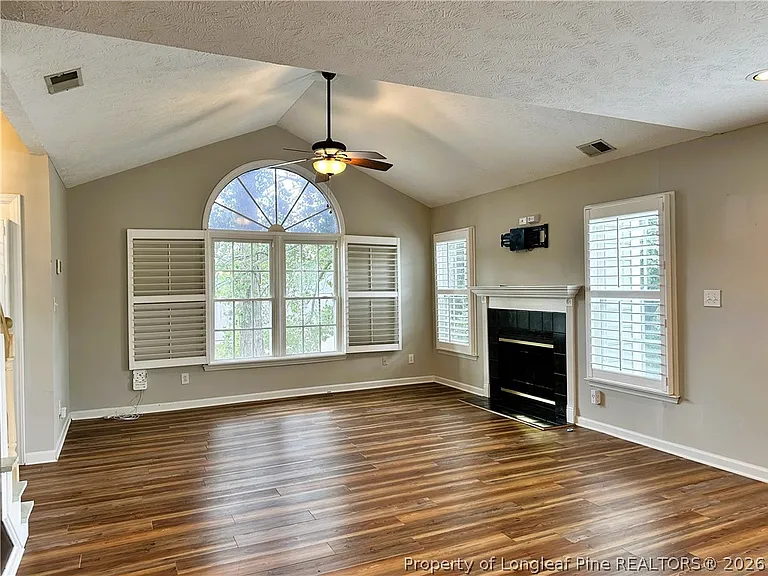 2940 Amelia Dr — Photo 6