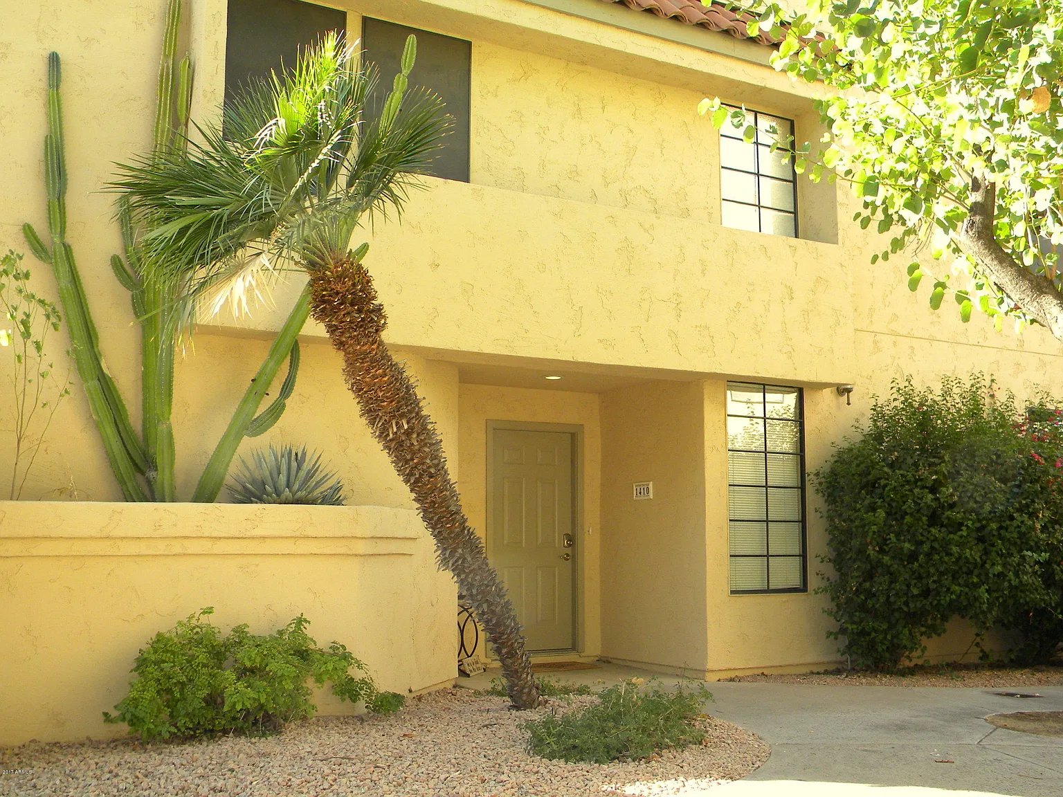 2 bed, 2.0 bath, 1136 sqft, $2,500 — Photo 2