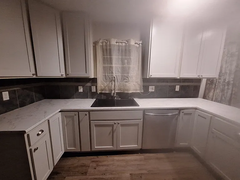 1513 Yorktown Dr — Photo 8