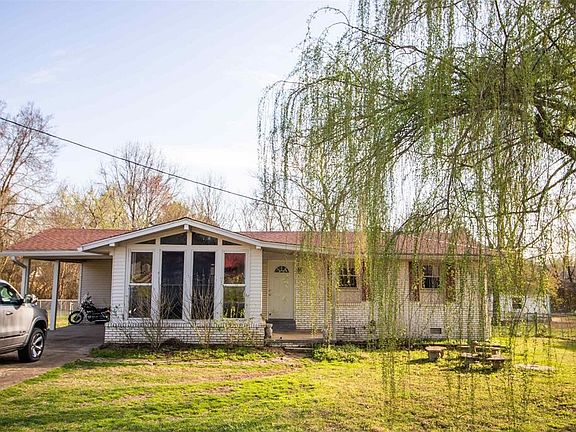 3rd image of 207 Carnell Dr