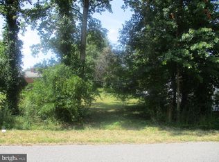 9524 Dubarry Ave, Lanham, MD 20706