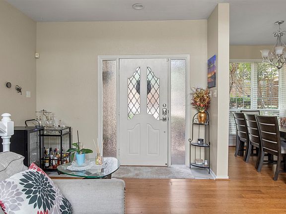 4th image of 215 Cimarron Trl APT 1