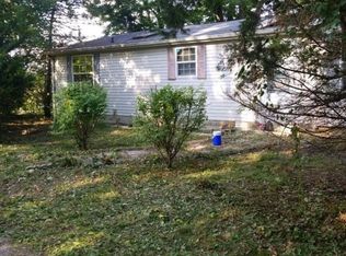 206 Hollingsworth Rd, Kansas, IL 61933