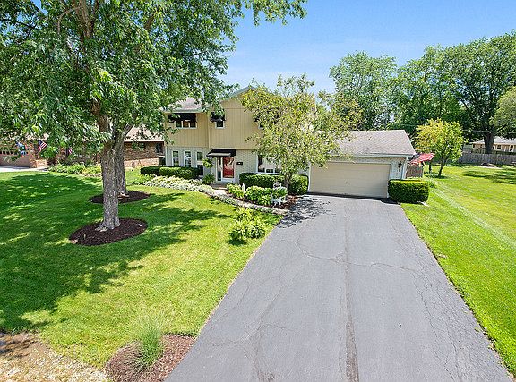 2nd image of 826 Rooney Dr