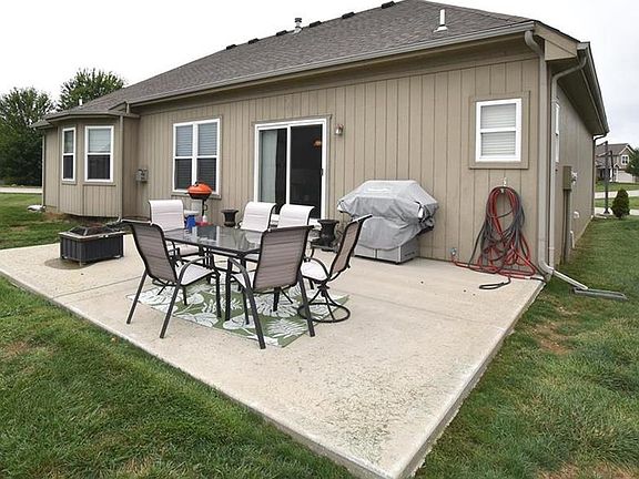 3rd image of 4701 NE 102nd Ct