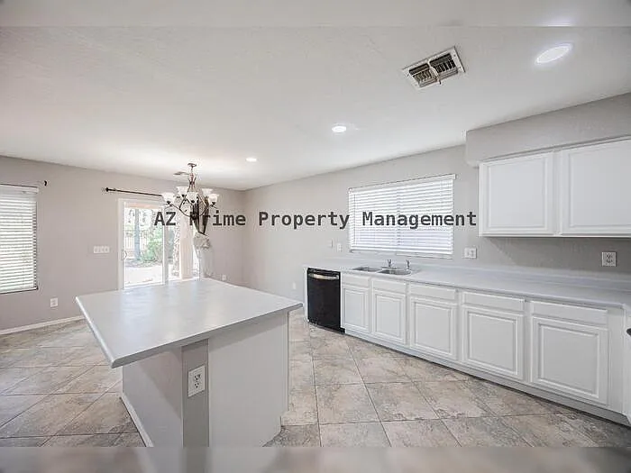 2913 W Fremont Rd — Photo 12