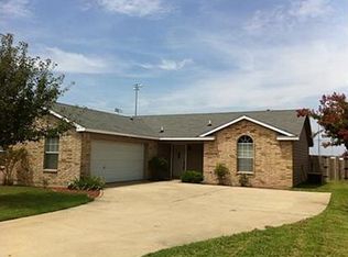 6912 Sayle St, Greenville, TX 75402