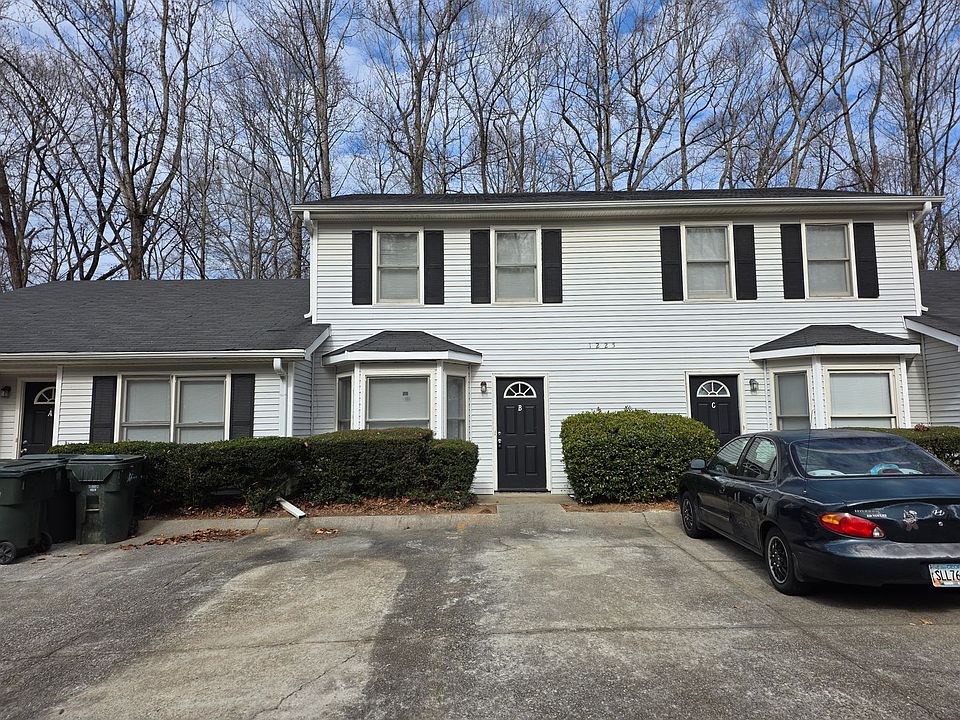 1st image of 1225 Oakplace Dr Unit B