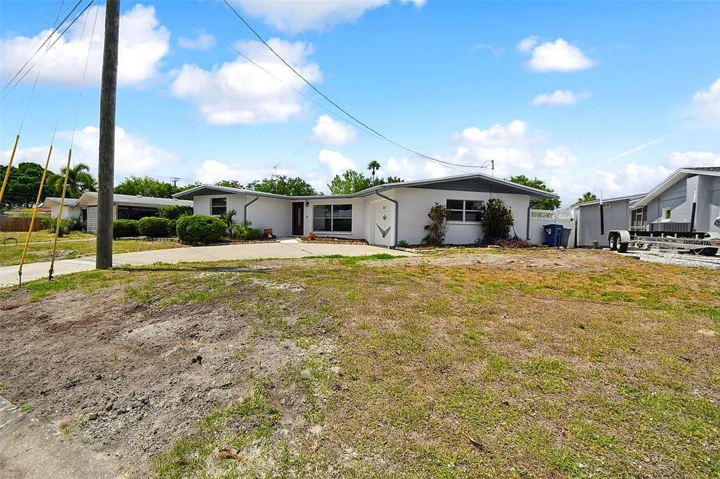 3 bed, 1.5 bath, 1515 sqft, $3,300 — Photo 2