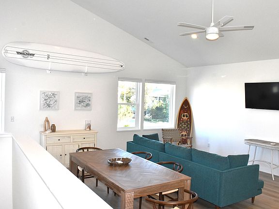 Upstairs living/dining room