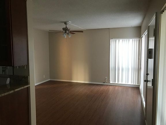 5th image of 234 6th St APT 2
