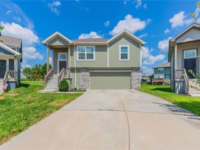 21718 Southcreek Ct, Peculiar, MO, 64078
