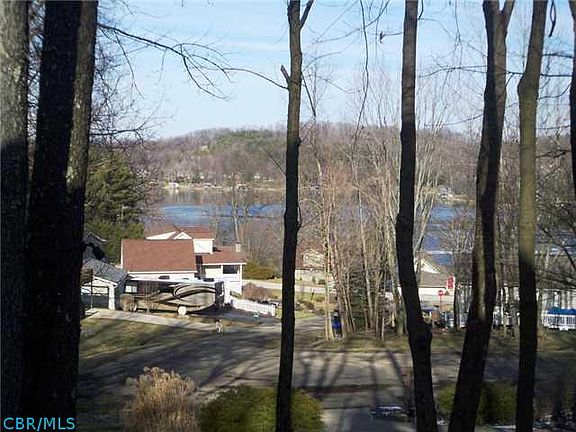 2nd image of 87 Malus Ct