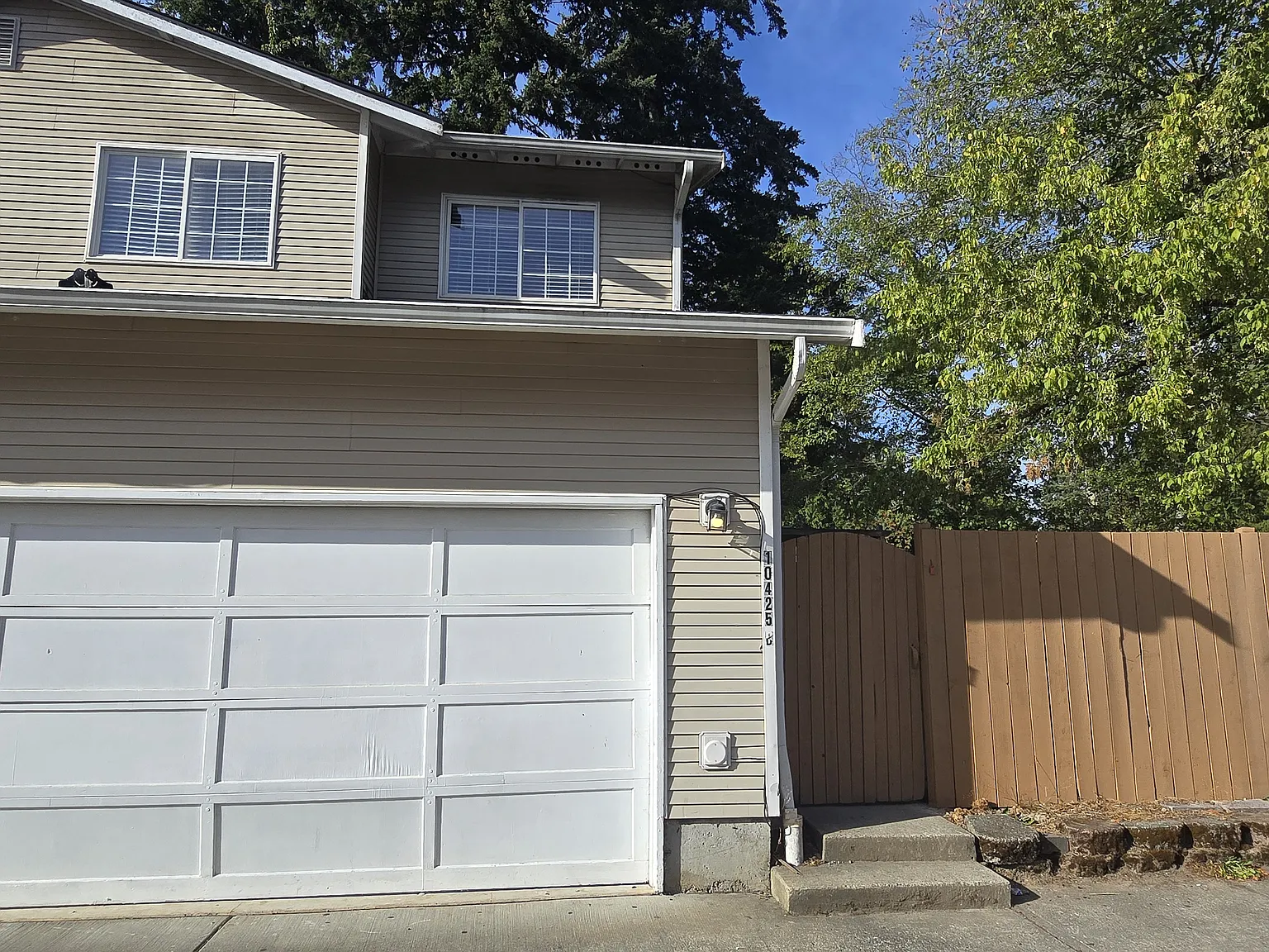 3 bed, 2.5 bath, 1600 sqft, $2,600 — Photo 1