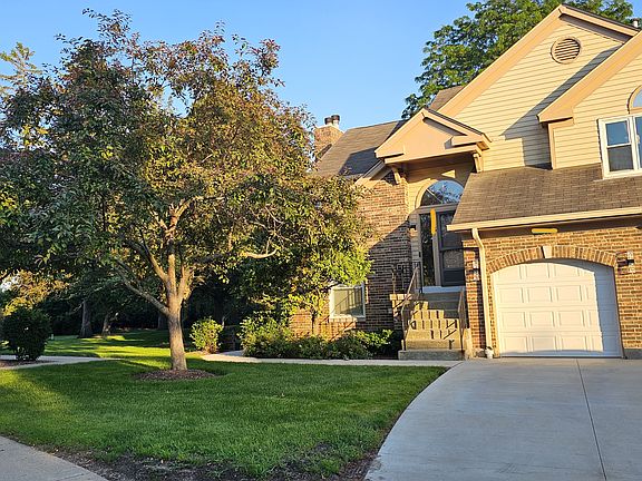 2nd image of 118 Willow Pkwy