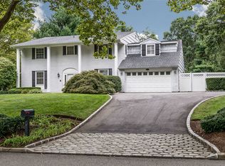 25 E Neck Rd, Huntington, NY 11743