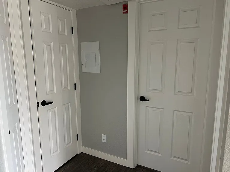 River House Apartments — Photo 77