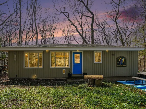 2424 Cardinal Ln, Holland, MI 49424