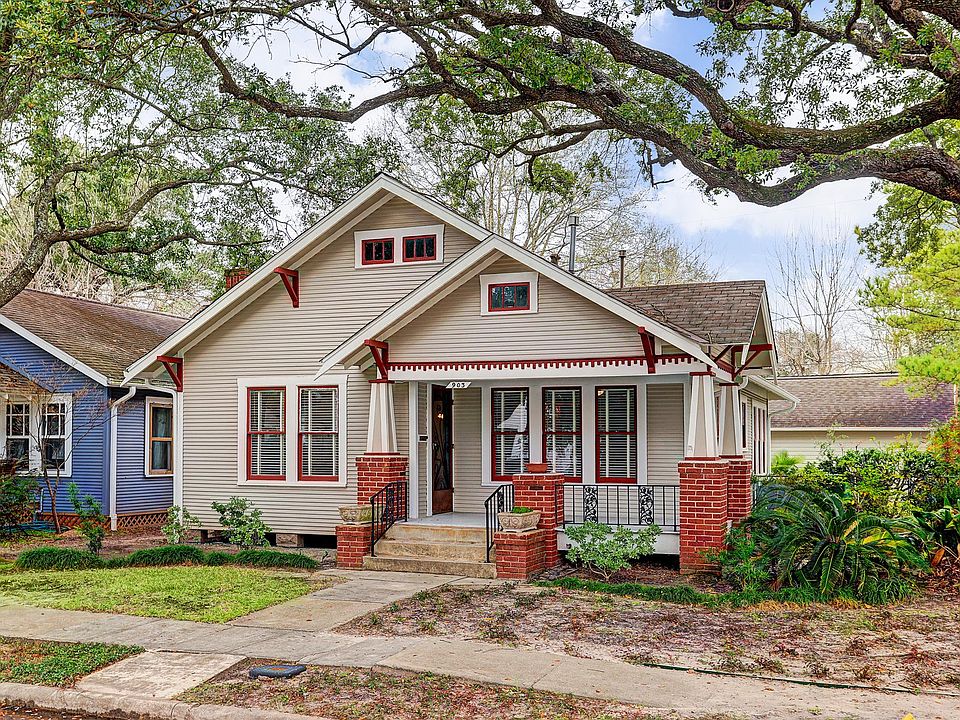 Tastefully restored and updated Period home on corner in coveted Deed Restricted Norhill Addition.