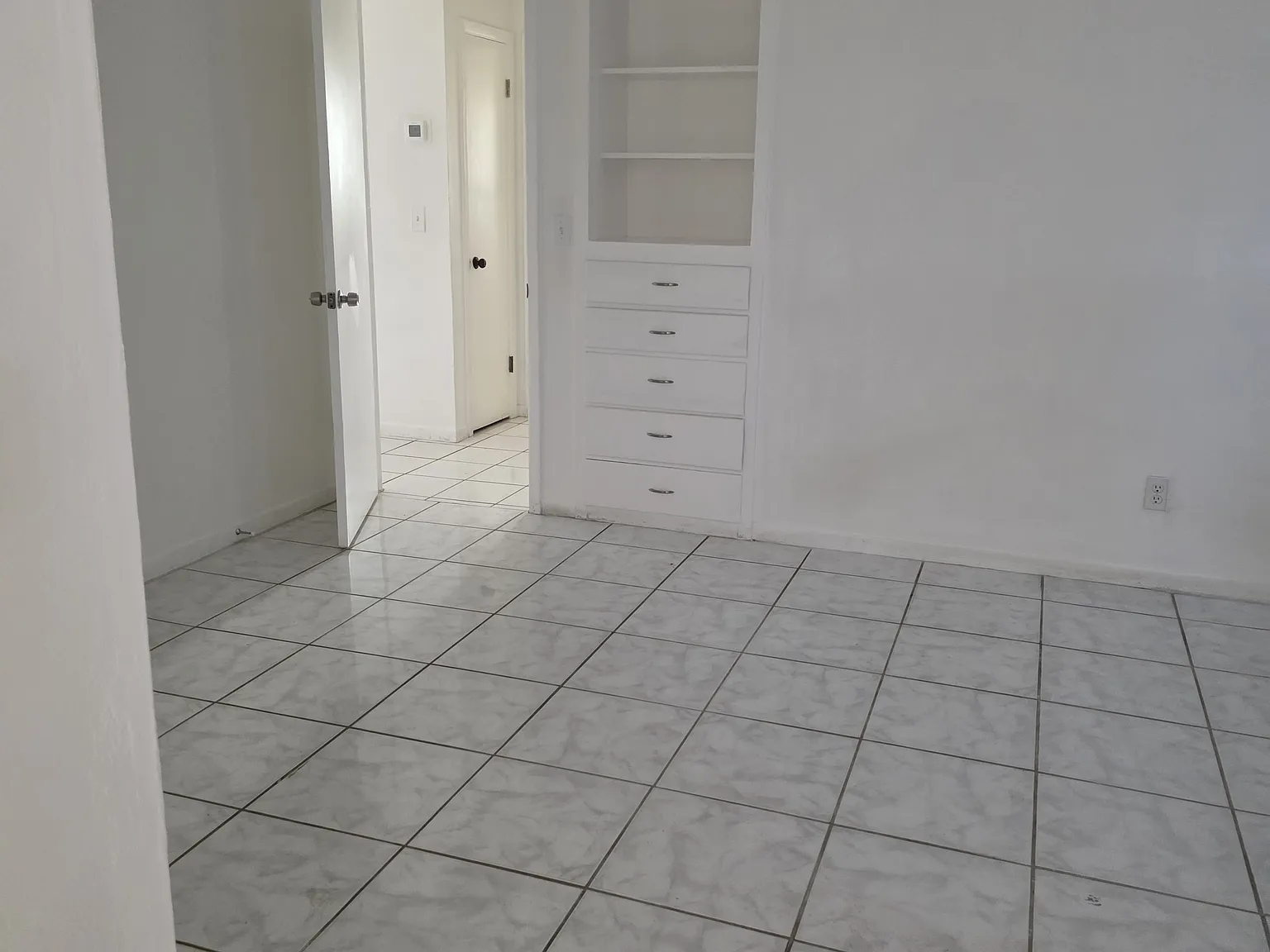 3 bed, 1350 sqft, $1,950 — Photo 2