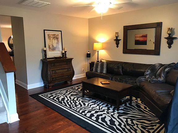5th image of 63 Crystal Oaks Ct