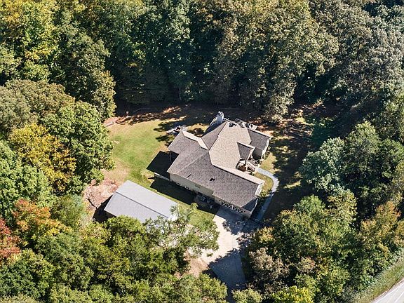 3rd image of 247 Coachman Dr