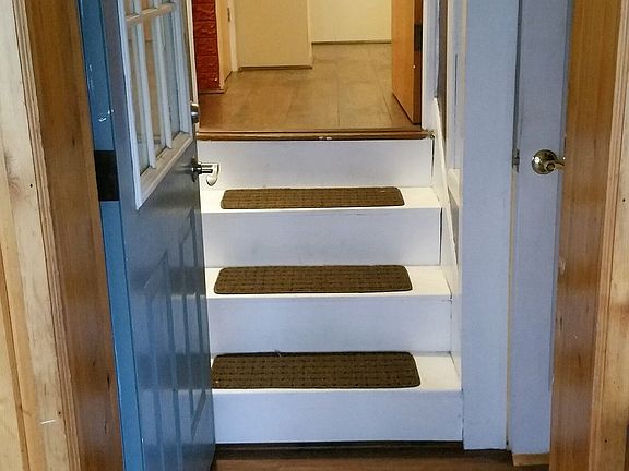 2nd image of 118 W Loudon Ave