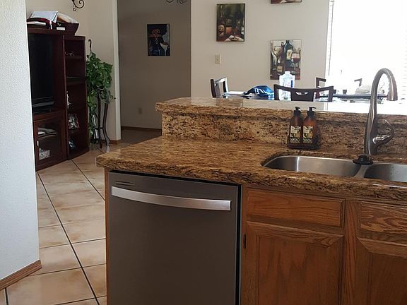 5th image of 742 N Valencia Pl