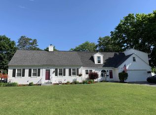 149 Fieldcrest Rd, Manchester, NH 03102