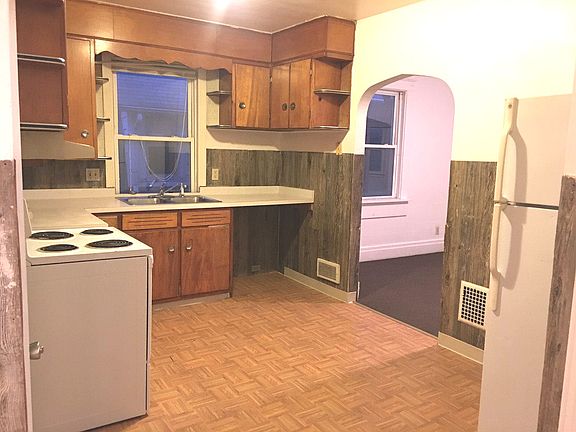 2nd image of 547 23rd St Floor 2