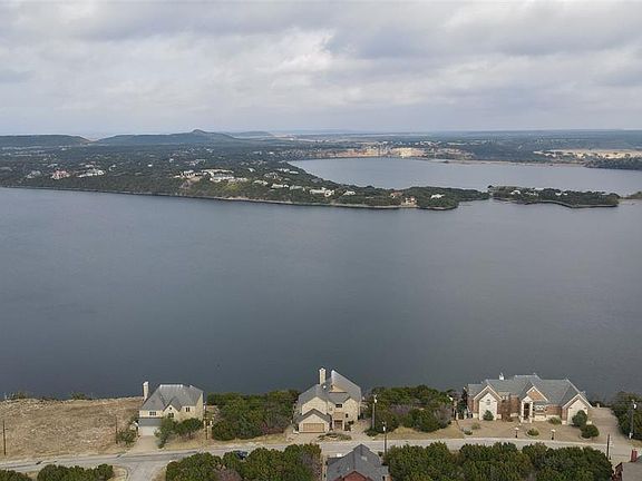 3rd image of 230 Oyster Bay