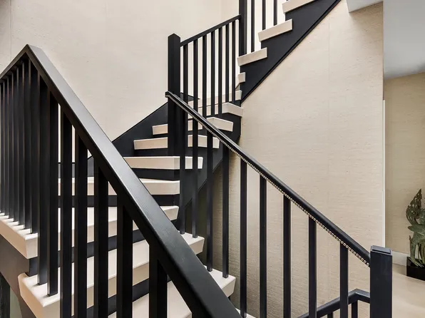 116 East 61st Street image 7 of 17