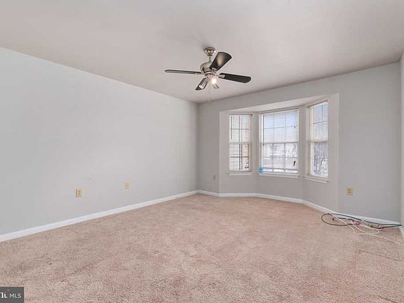 5th image of 9720 Lake Pointe Ct APT 202