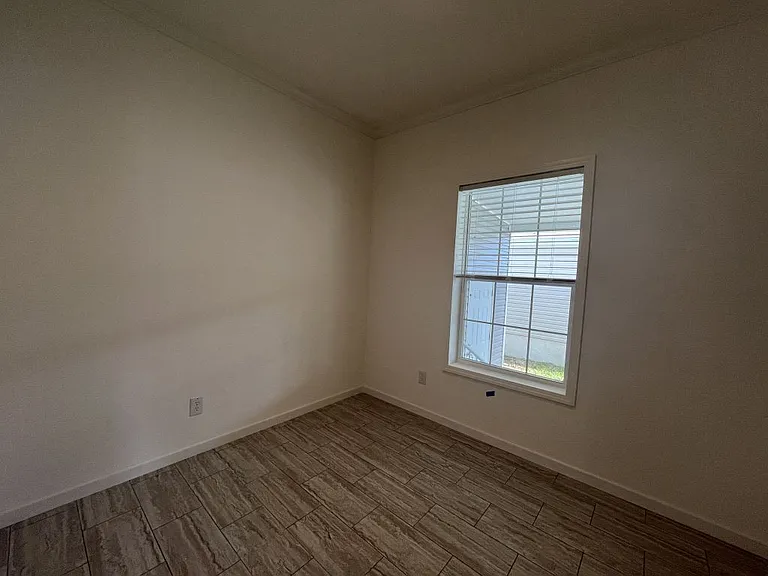 557 Bimini Cay Cir #557 — Photo 8