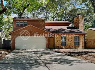 27 S White Pebble Ct, Spring, TX 77380