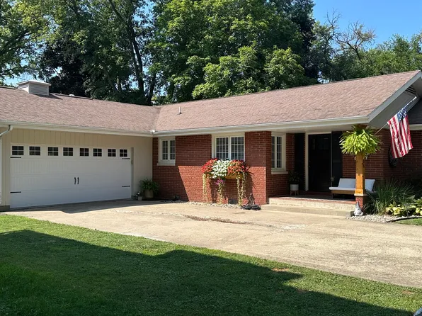 306 W Bennett St, Pontiac, IL 61764