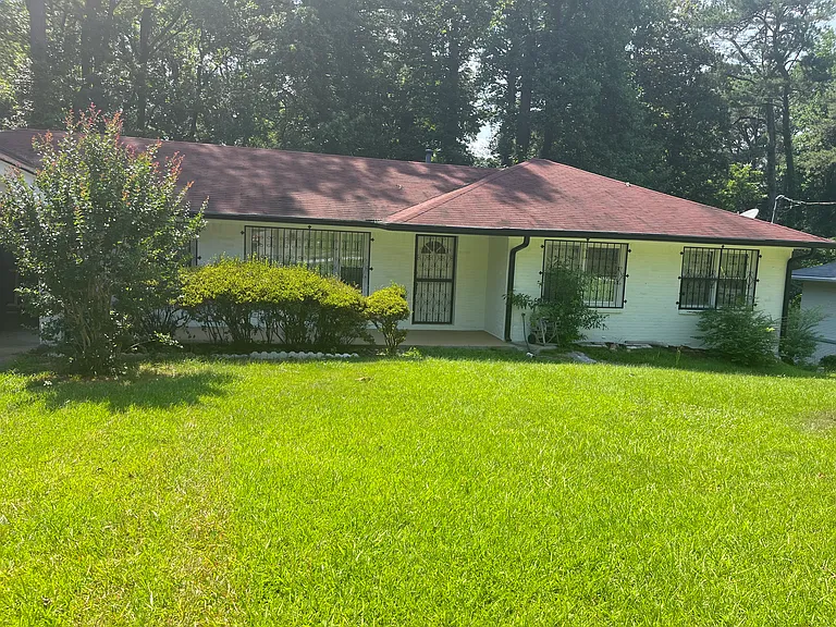 2299 Saratoga Dr — Photo 1