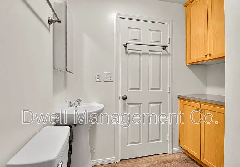 9105 Rosedale Dr — Photo 17