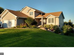 412 1st St NW, Saint Michael, MN 55376