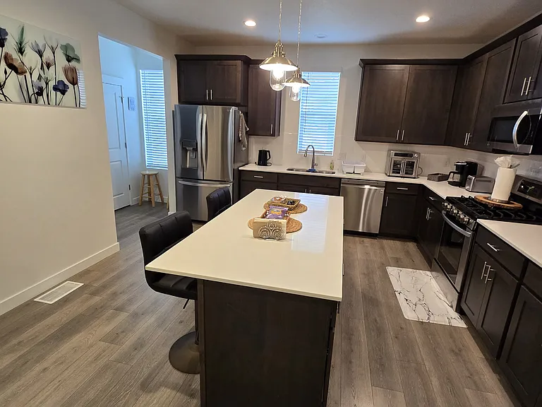 2124 N 750 W — Photo 4