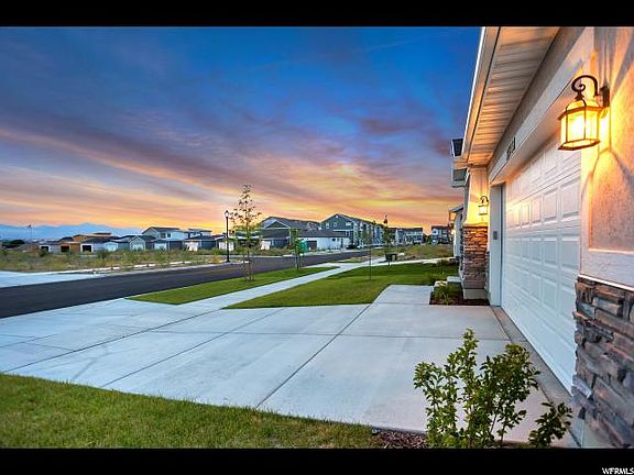 4th image of 14931 S Hidden Falls Way