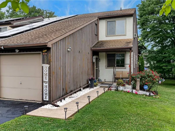 330 Parkside Dr, Macungie, PA 18062