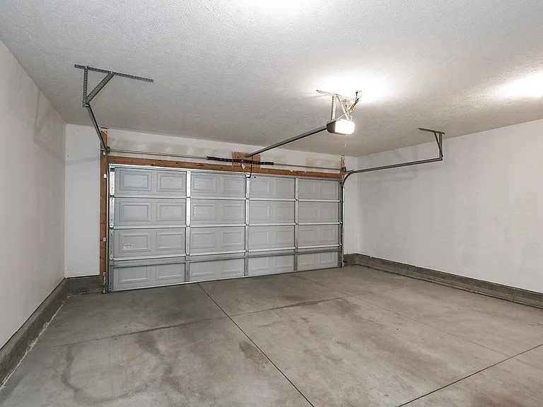 6148 Oakley St — Photo 42
